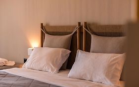 Paradise Hotel (Adults Only)
